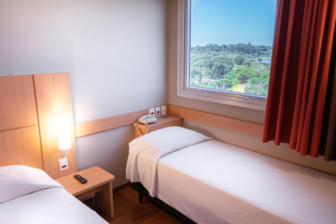 Hus Hotel Dourados Dış mekan fotoğraf