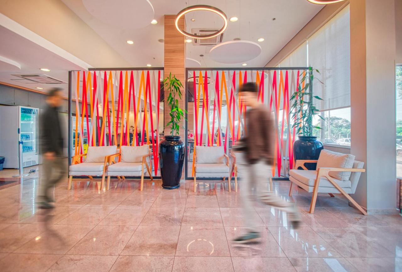 Hus Hotel Dourados Dış mekan fotoğraf