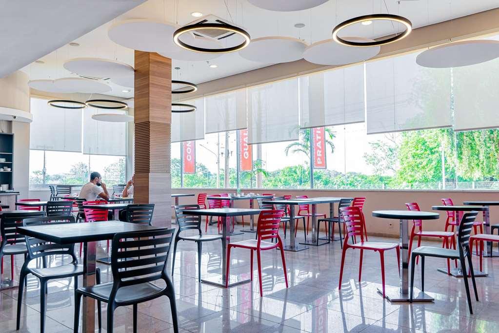 Hus Hotel Dourados Restoran fotoğraf