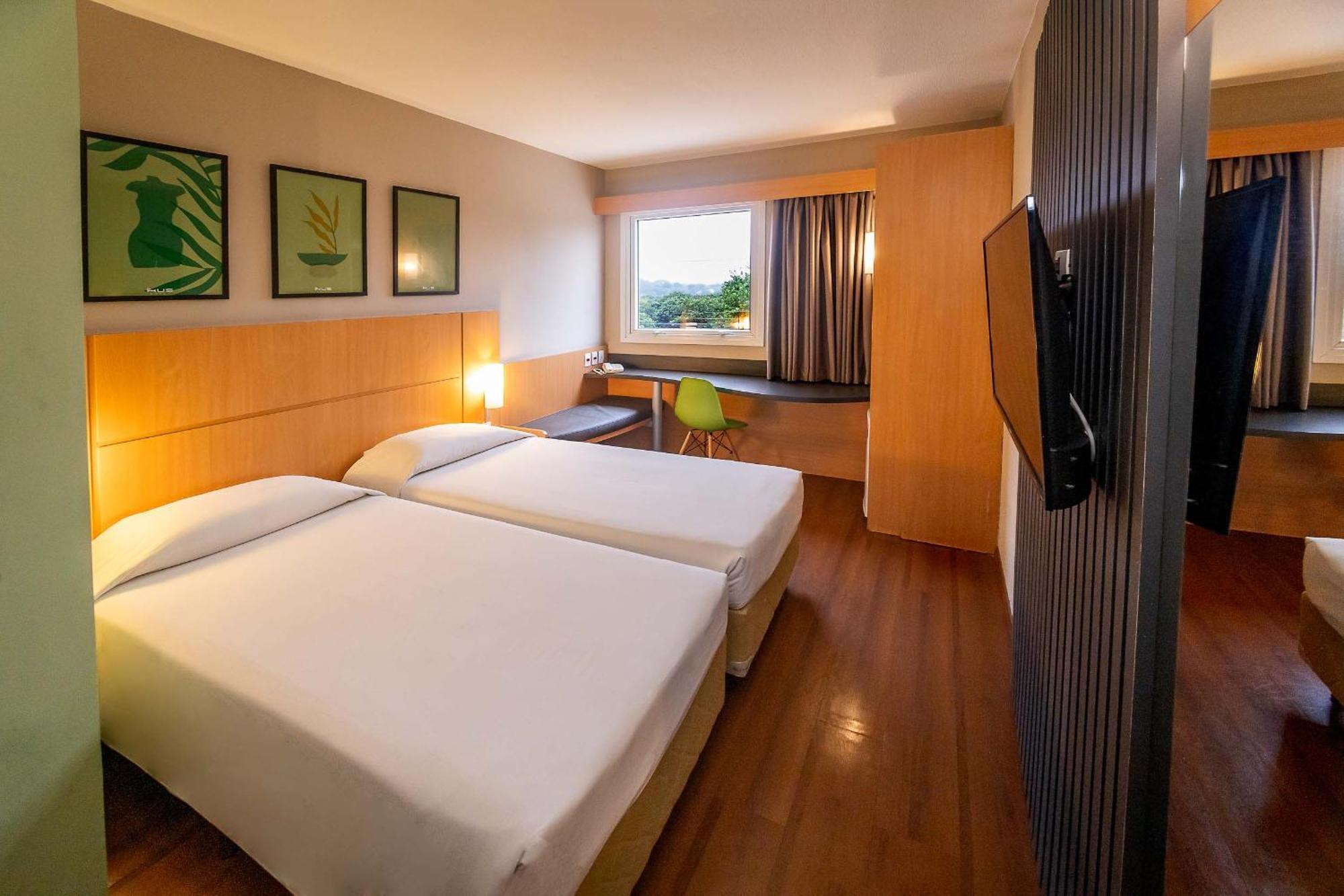 Hus Hotel Dourados Dış mekan fotoğraf
