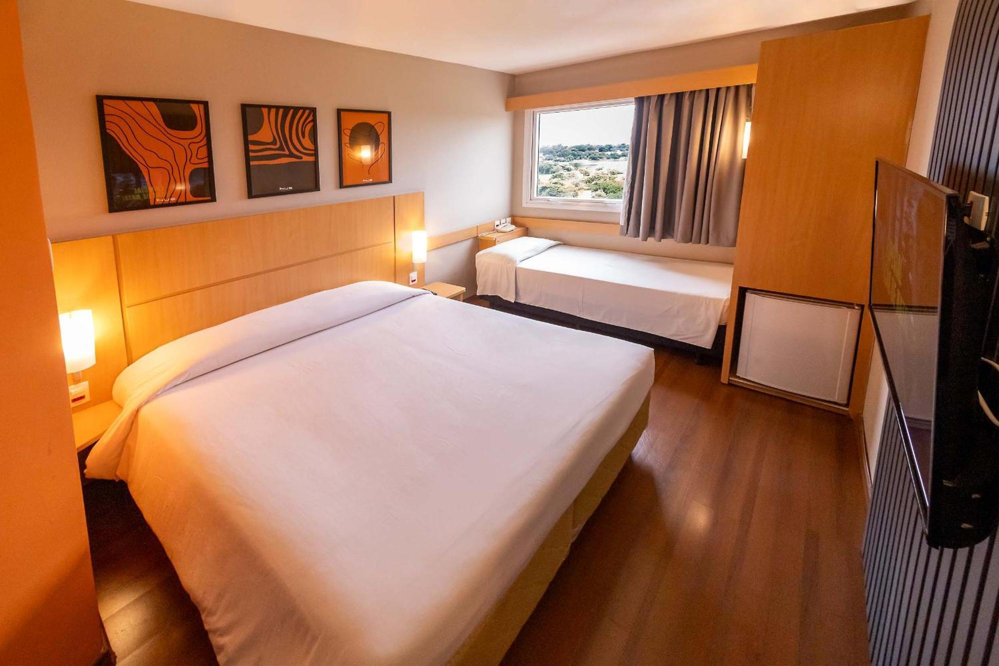 Hus Hotel Dourados Dış mekan fotoğraf