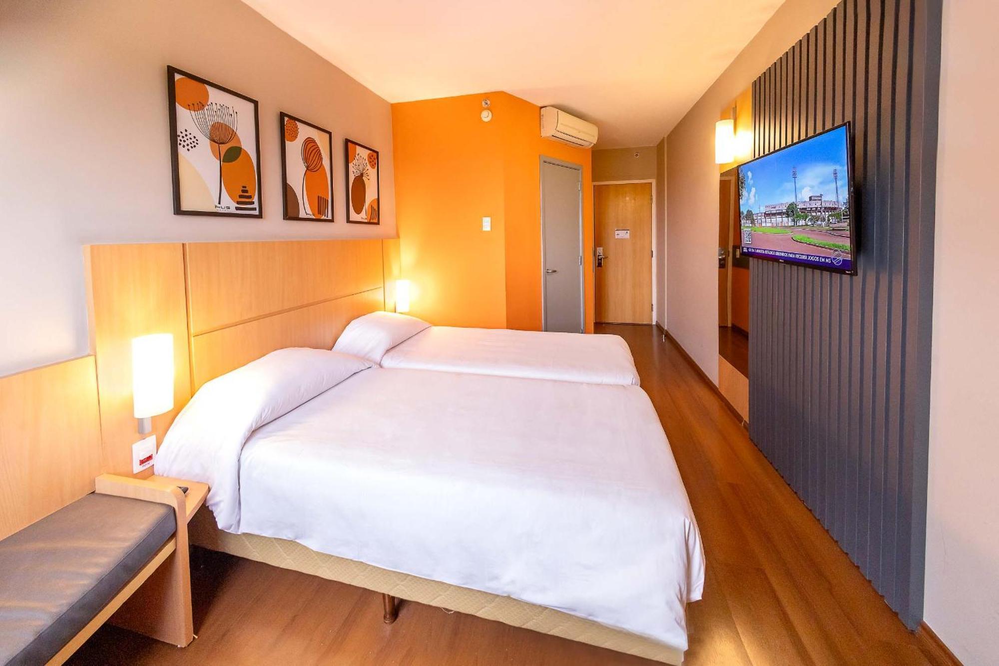 Hus Hotel Dourados Dış mekan fotoğraf